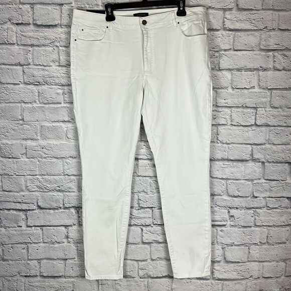 Ann Taylor White Jeans The Skinny Ankle Curvy Fit NWT Size 18 TALL - Picture 1 of 8